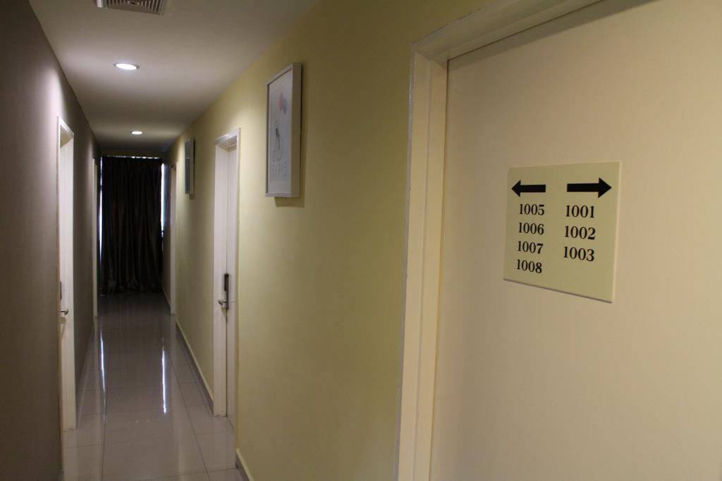 De Jaya Hotel Петалинг-Джая Экстерьер фото