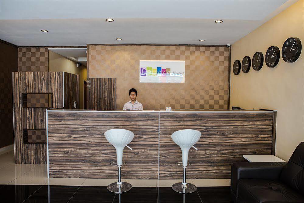De Jaya Hotel Петалинг-Джая Экстерьер фото