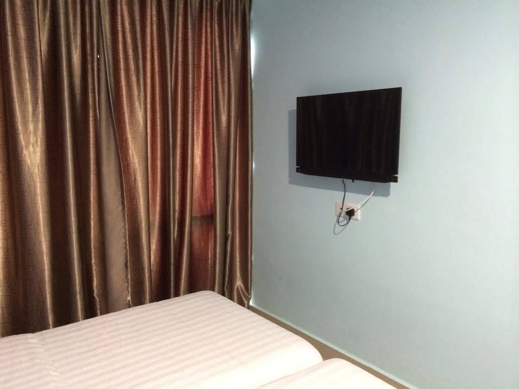 De Jaya Hotel Петалинг-Джая Экстерьер фото